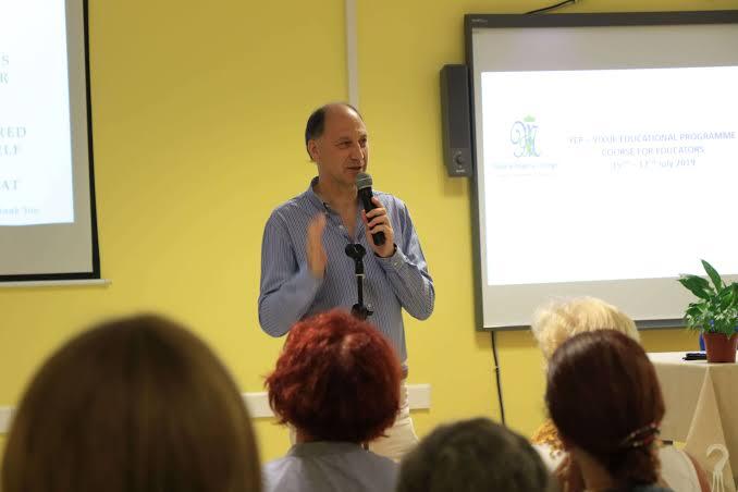 Presentation and dialogue